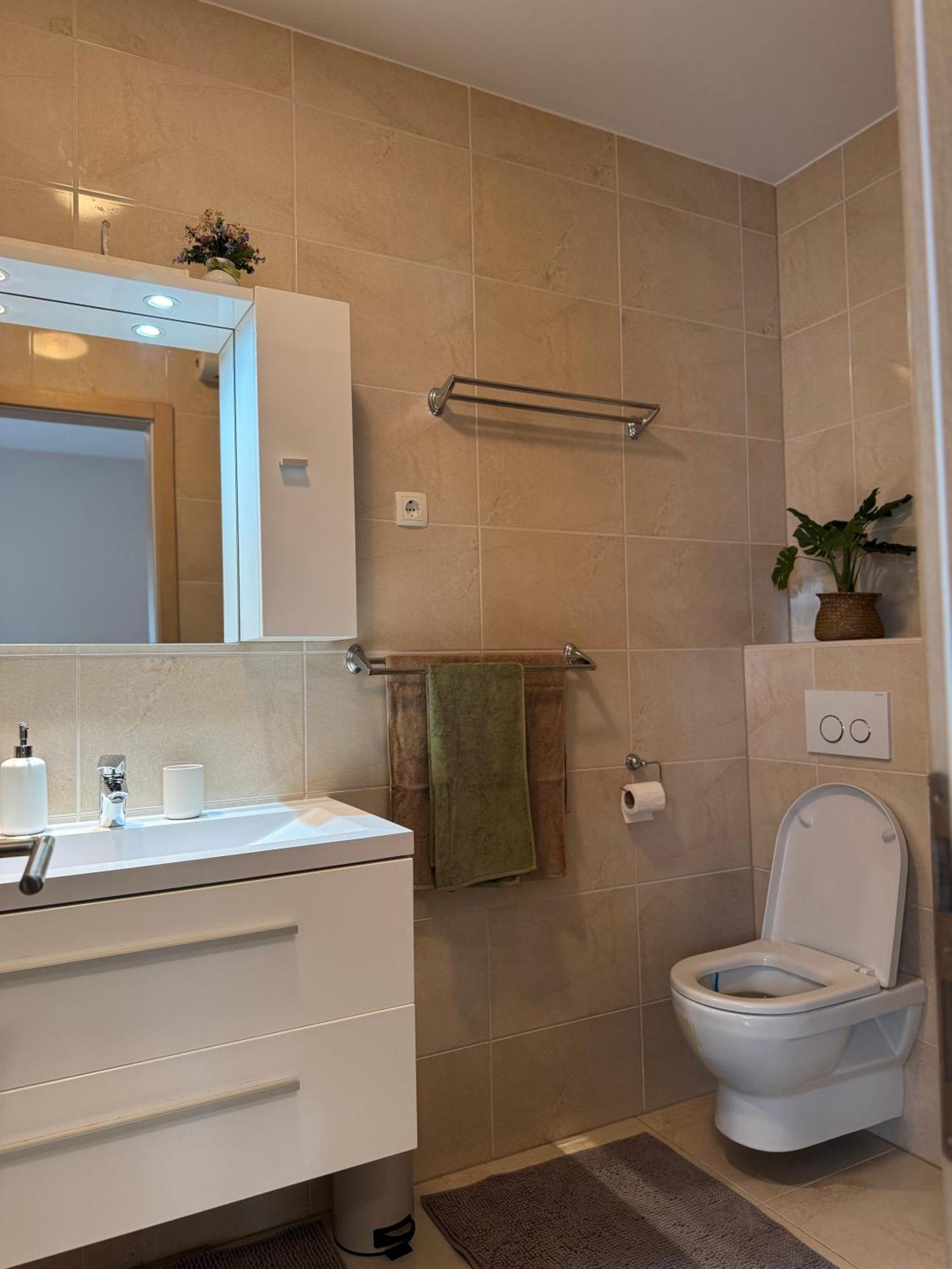 Apartment Tri Sunca Baška Voda Exteriér fotografie