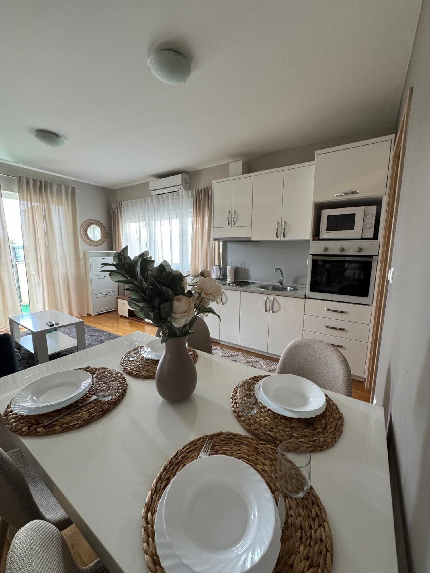 Apartment Tri Sunca Baška Voda Exteriér fotografie